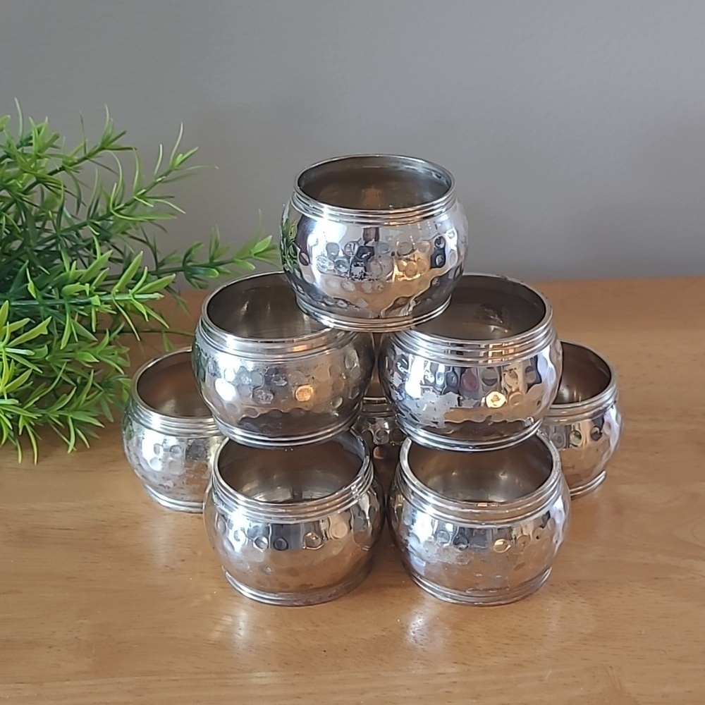 HAMMERED Design Brass Tone Napkin Rings, Set of 8
